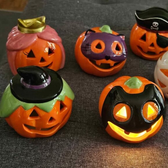 Mr. Christmas Ceramic Pumpkins LED Auto Tim - Set of 6 - Classic Halloween Décor - Picture 2 of 4